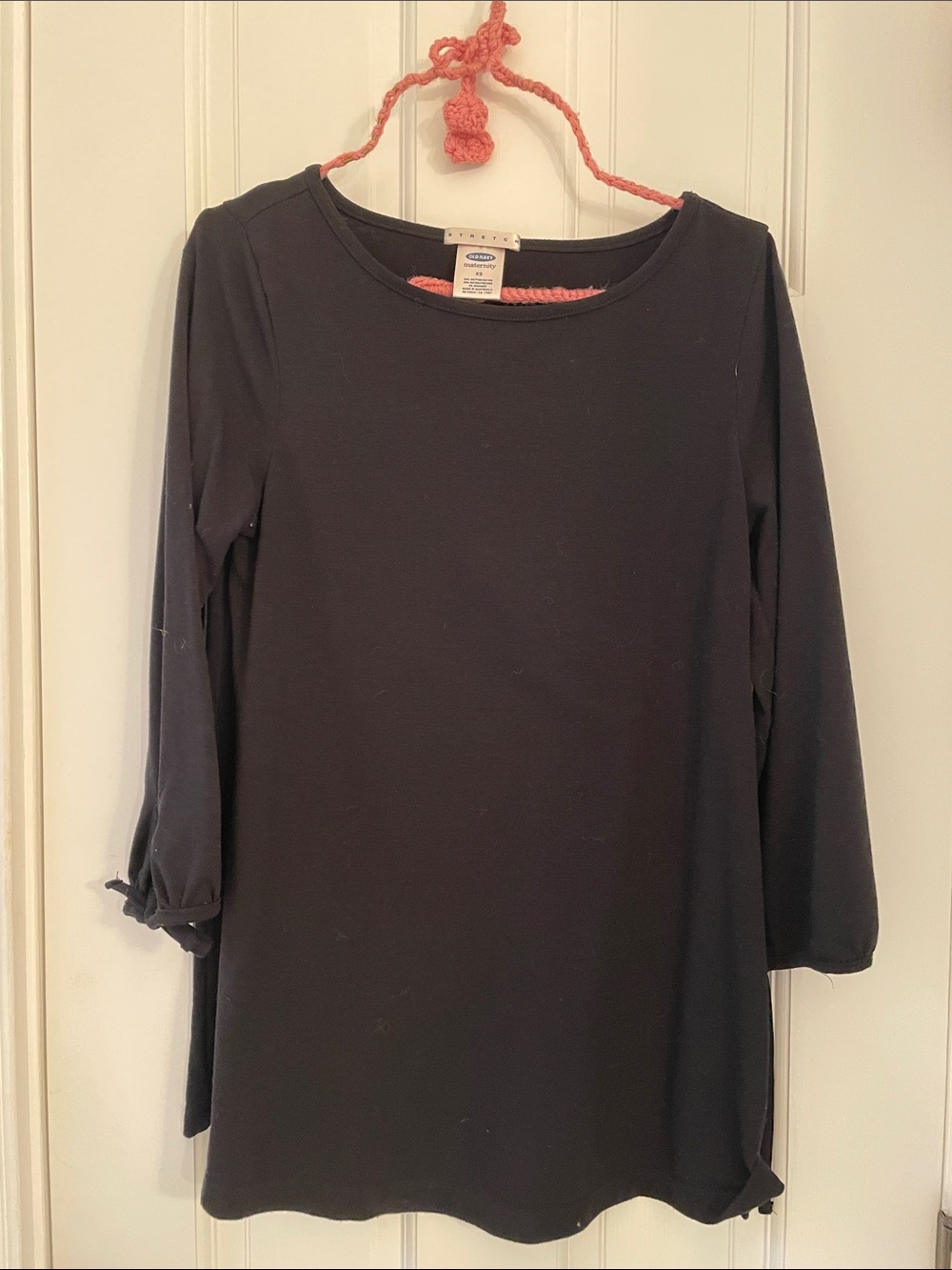 Maternity’s Old Navy Black Long-Sleeve Crewneck Top